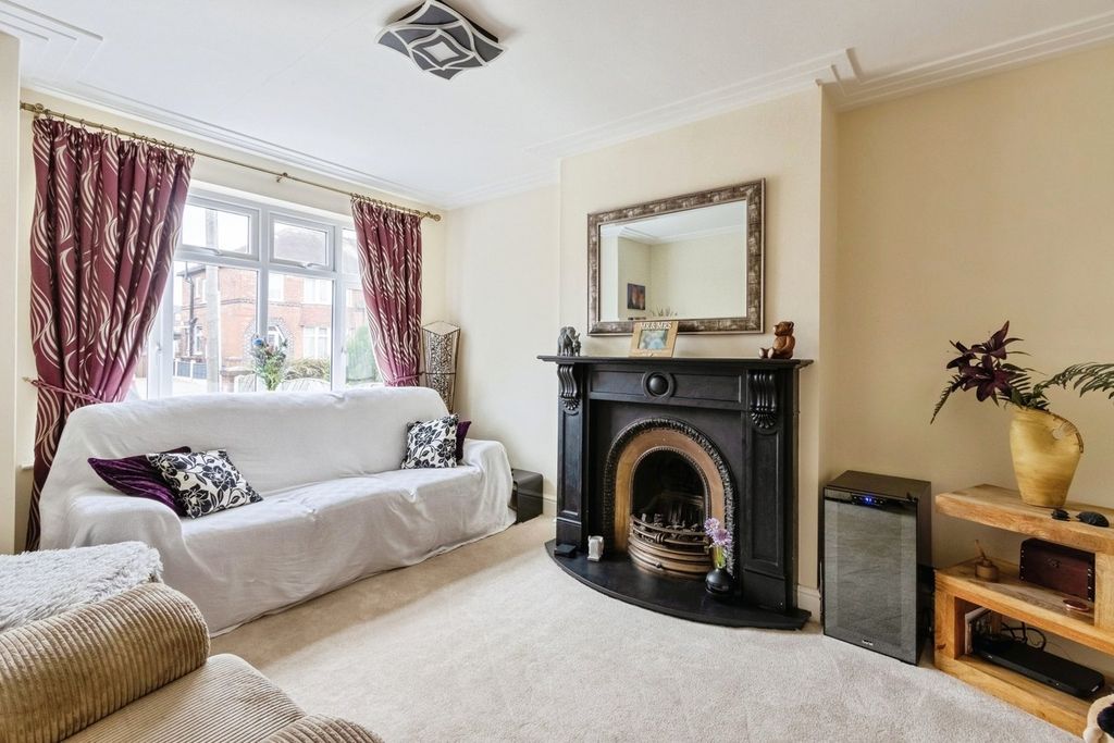 Property photo 2 of 20