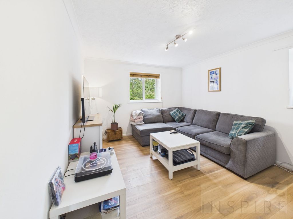 Property photo 2 of 6