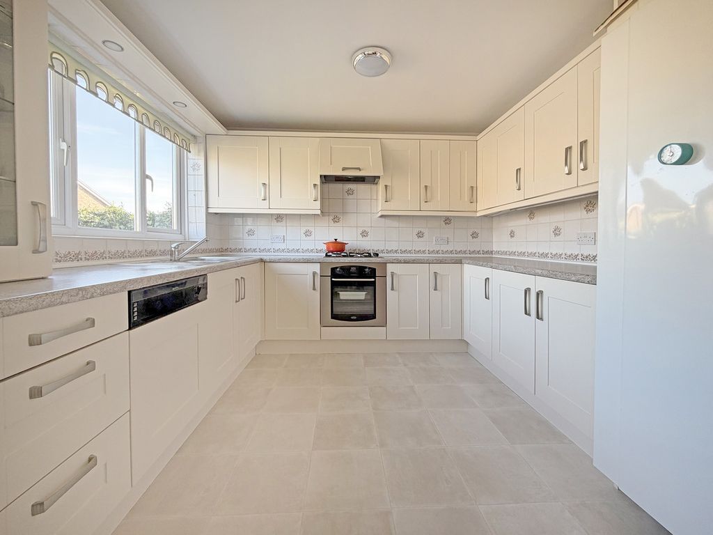 Property photo 3 of 41