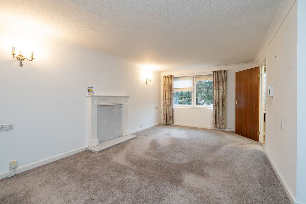 Property photo 2 of 21