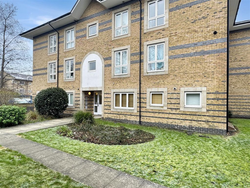 Property photo 1 of 10 Front