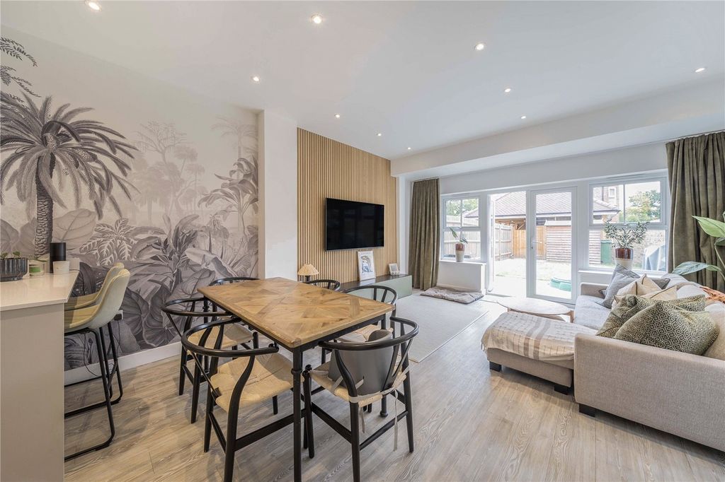 Property photo 2 of 18 Picture No. 10