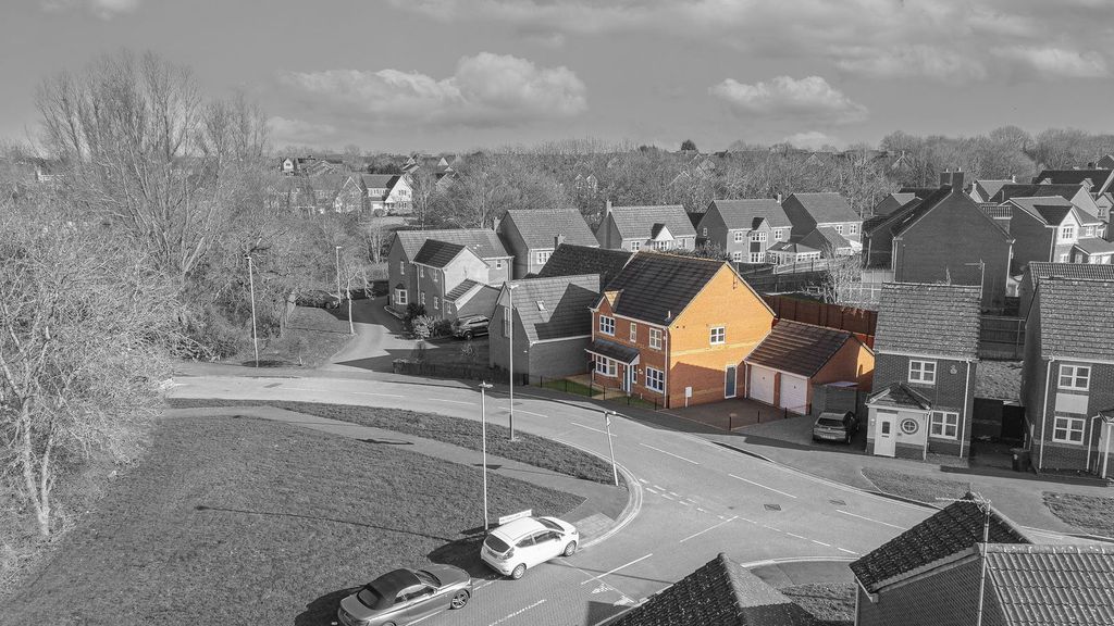 Property photo 2 of 24