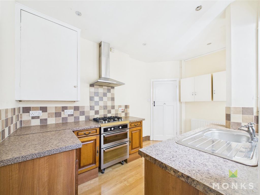 Property photo 3 of 13 Hagvigr17Kiczbkjgczibg.Jpg