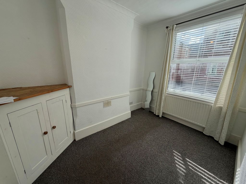Property photo 2 of 12 Image