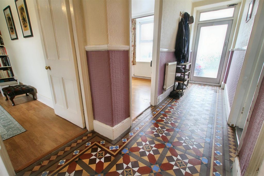 Property photo 3 of 52 Hallway
