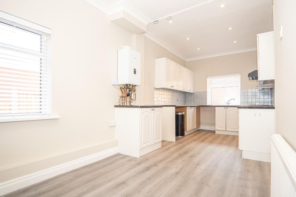 Property photo 3 of 23 Kitchen/Diner