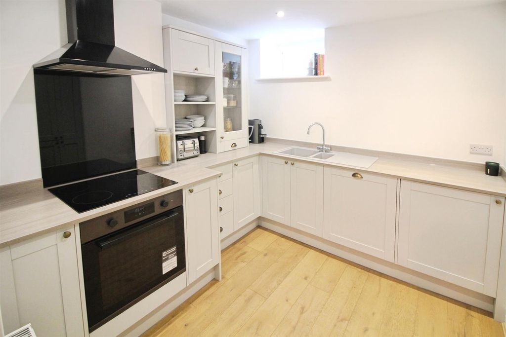 Property photo 2 of 15 Kitchen