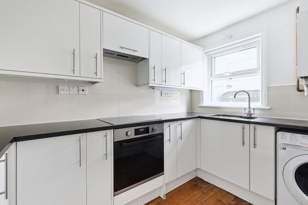 Property photo 2 of 16 Kitchen