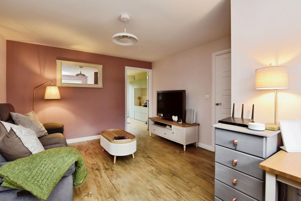 Property photo 3 of 18 Pbox-Img.Jpg