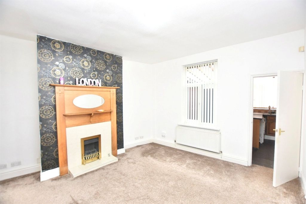 Property photo 2 of 10 Living Room