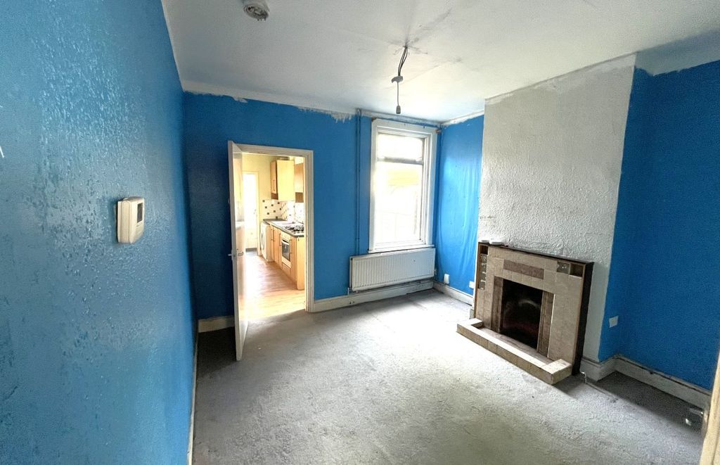 Property photo 3 of 11