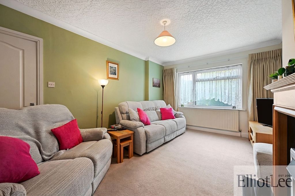 Property photo 3 of 11