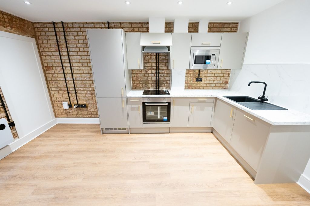 Property photo 3 of 8 Media Image 02