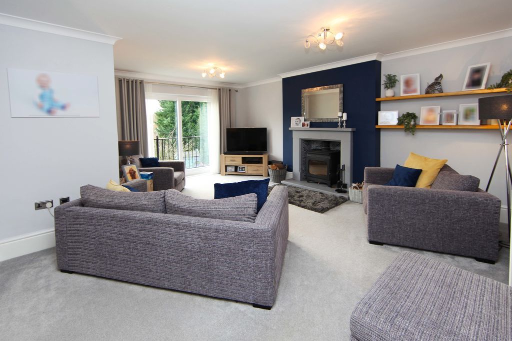 Property photo 3 of 38 Photo 9