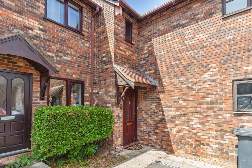 Property photo 2 of 20 Kingsdownmews2