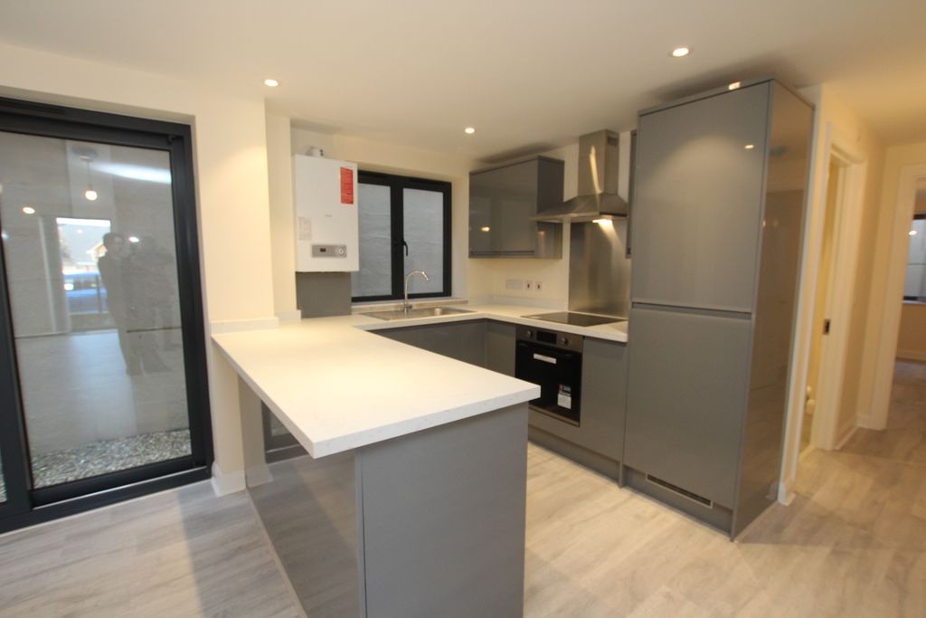 Property photo 3 of 9 Kitchen.Jpg