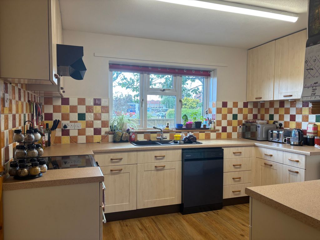 Property photo 3 of 21