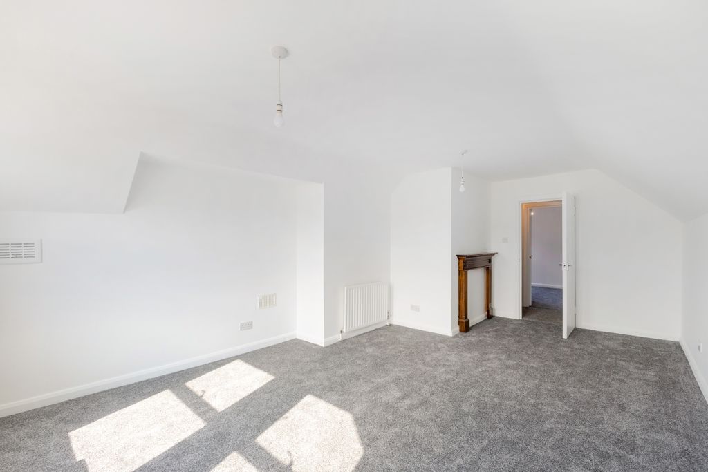 Property photo 2 of 8 Image