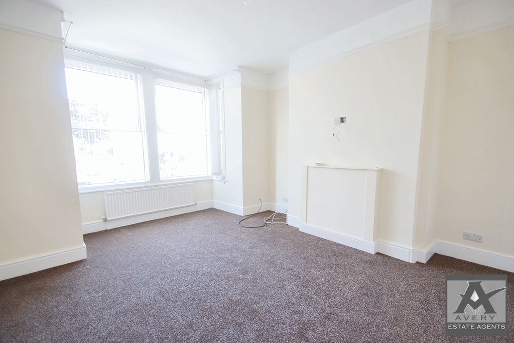 Property photo 3 of 7 Gallery