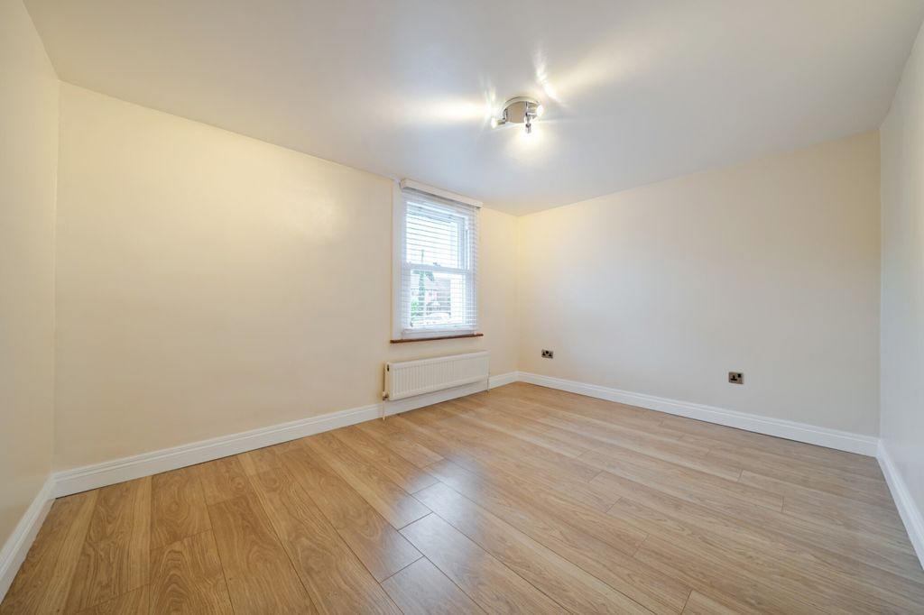 Property photo 3 of 21 1485692-4-6A43805...