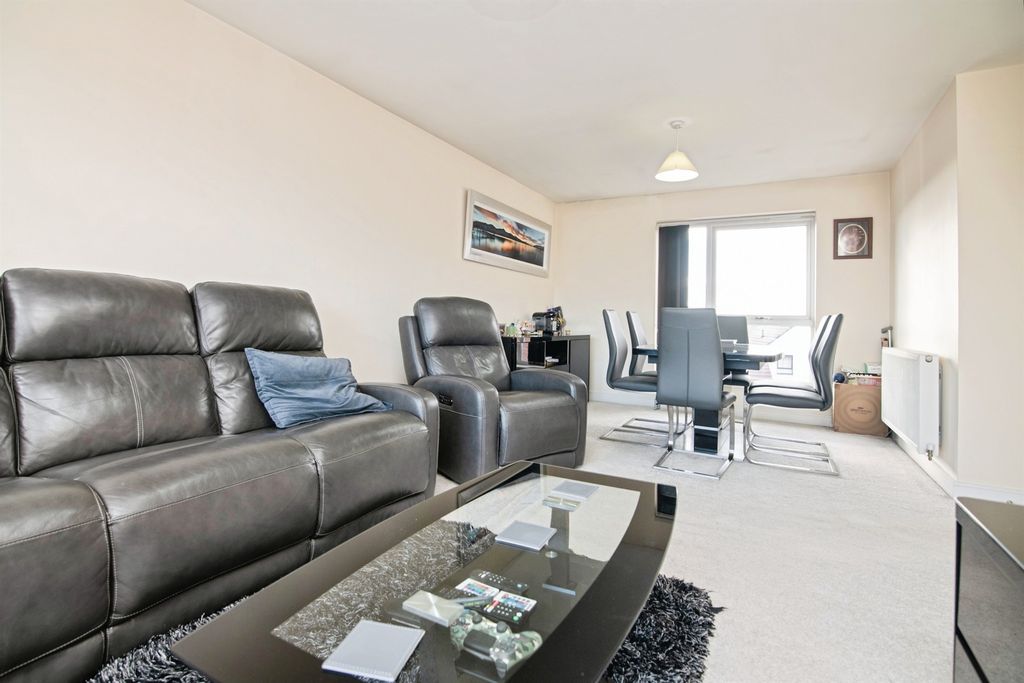 Property photo 2 of 12