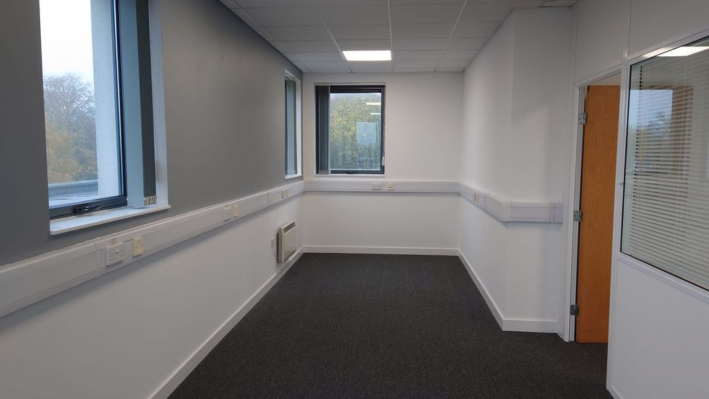 Property photo 3 of 7 Office For Up To 12 People