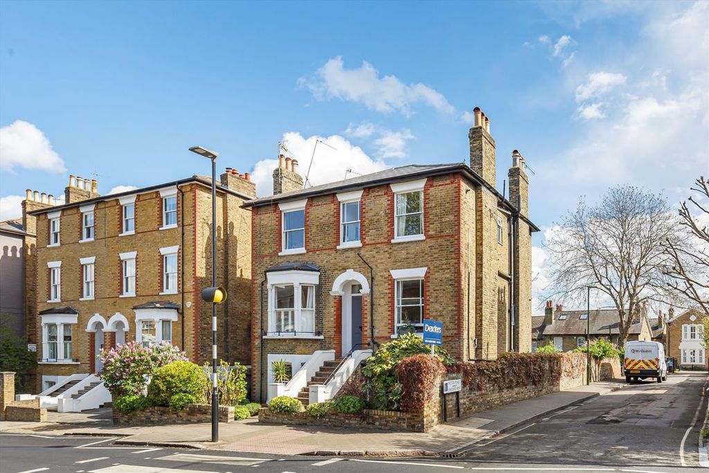 Property photo 1 of 6