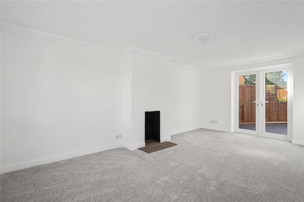 Property photo 2 of 17 Picture No. 11