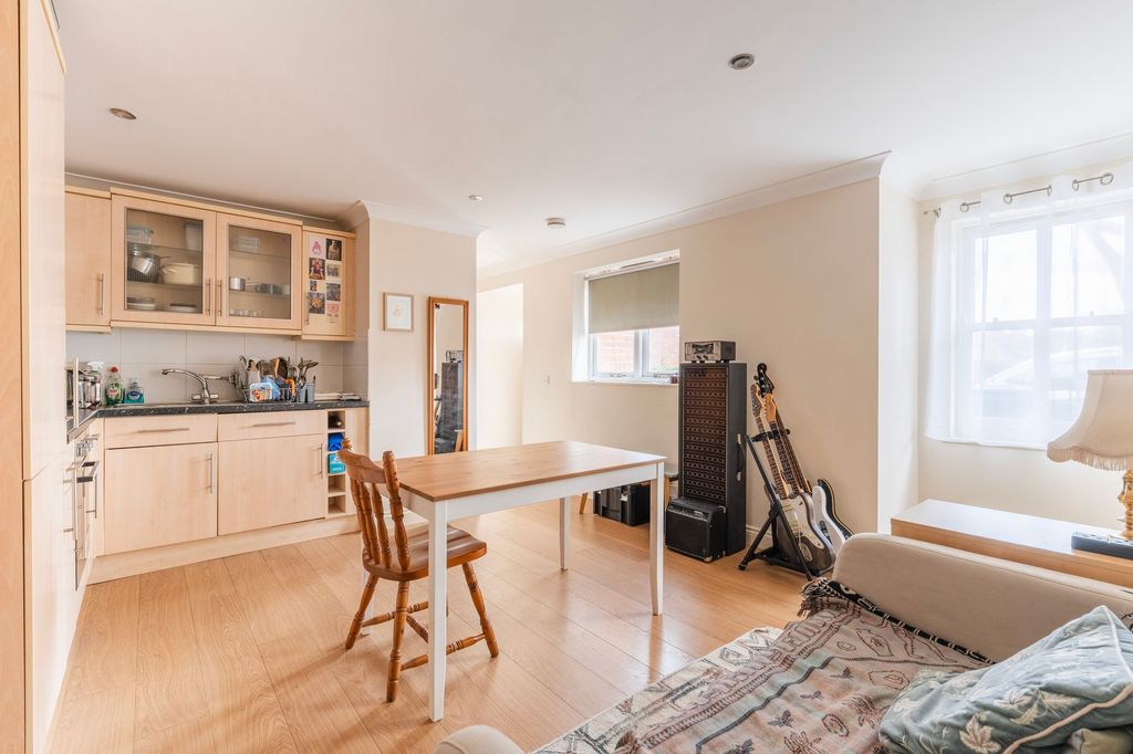 Property photo 3 of 9