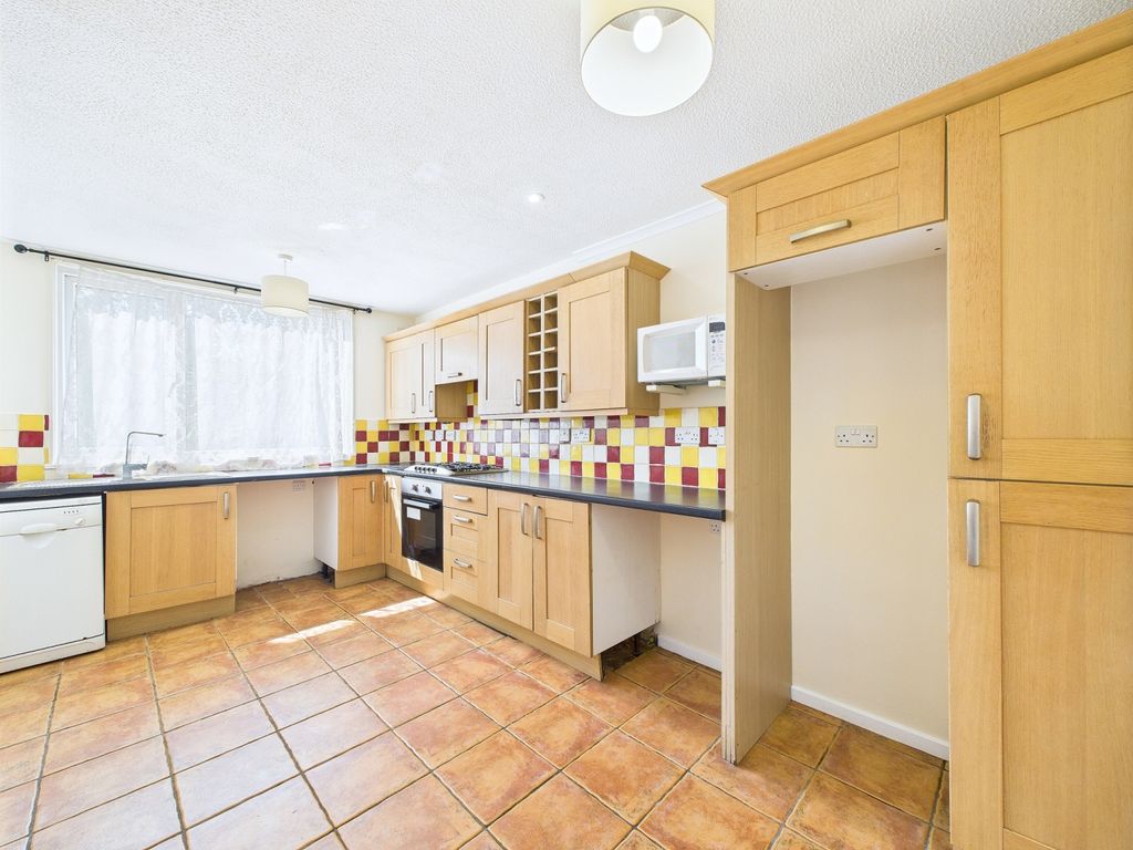 Property photo 3 of 10 Cam01909G0-Pr0362-Still003