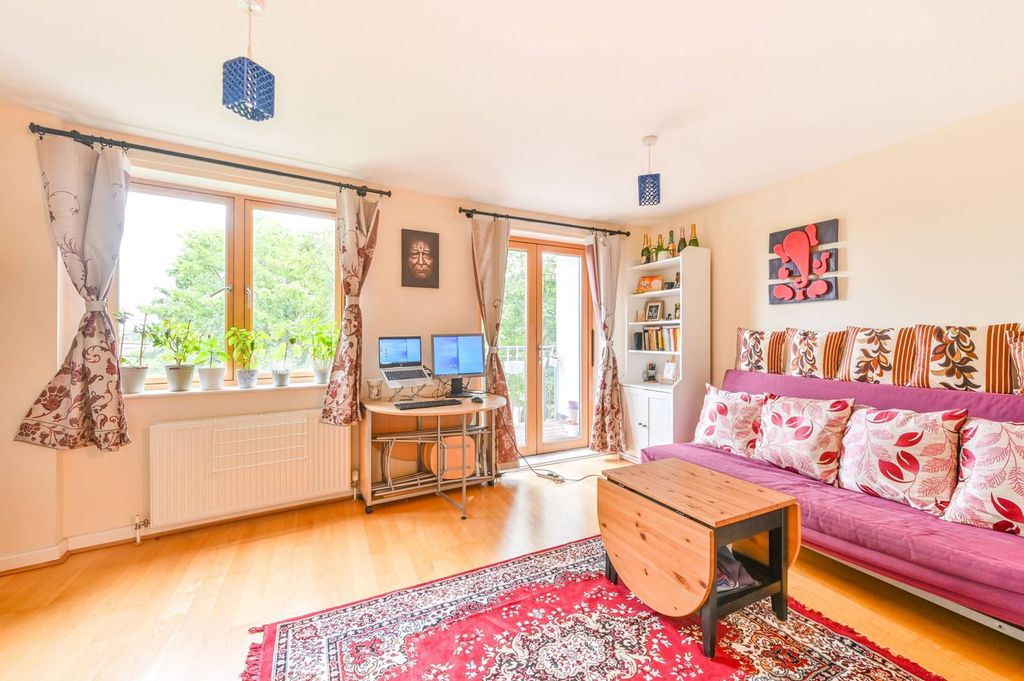 Property photo 3 of 9