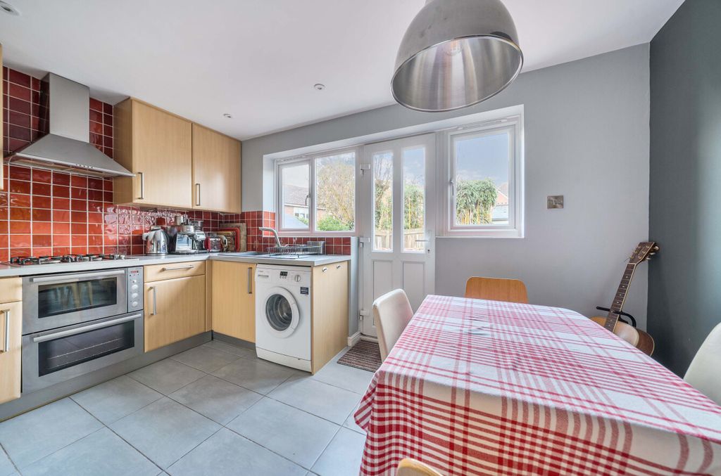 Property photo 3 of 12 1408105-8-6985F3A...