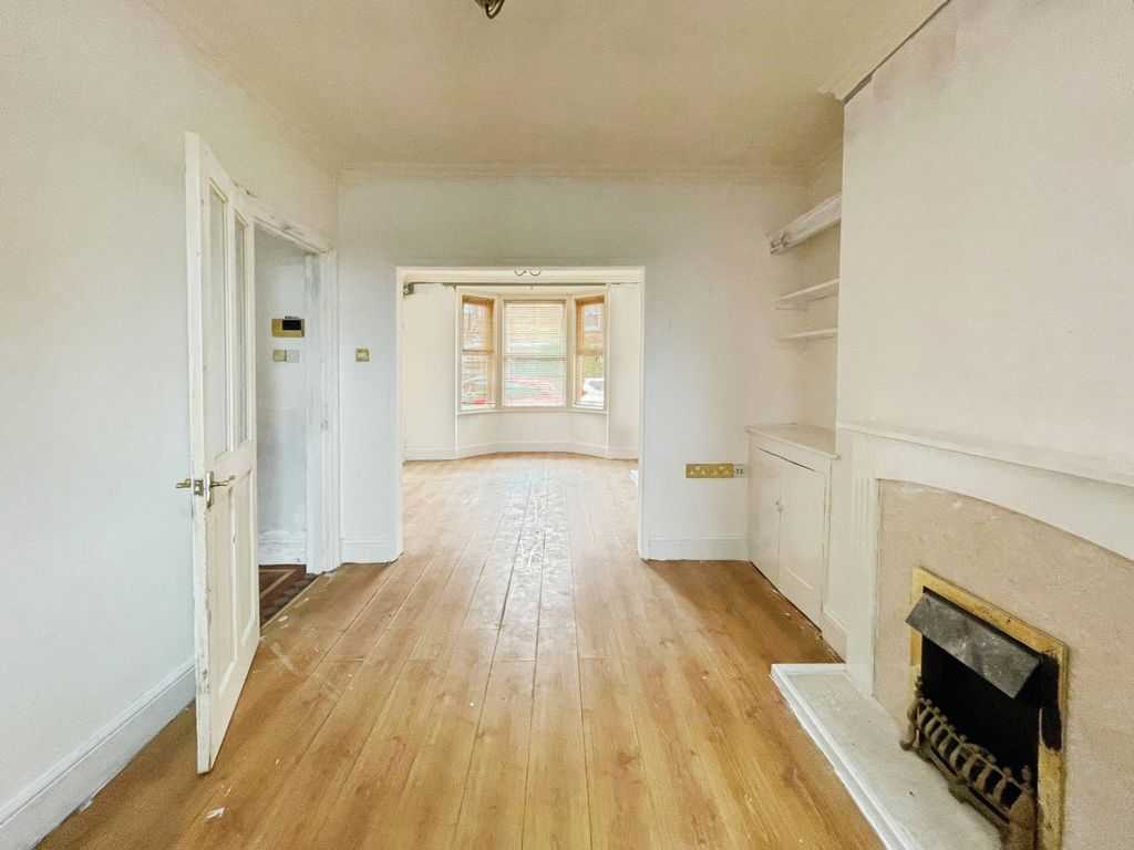 Property photo 3 of 27 Ffd24E2F-23