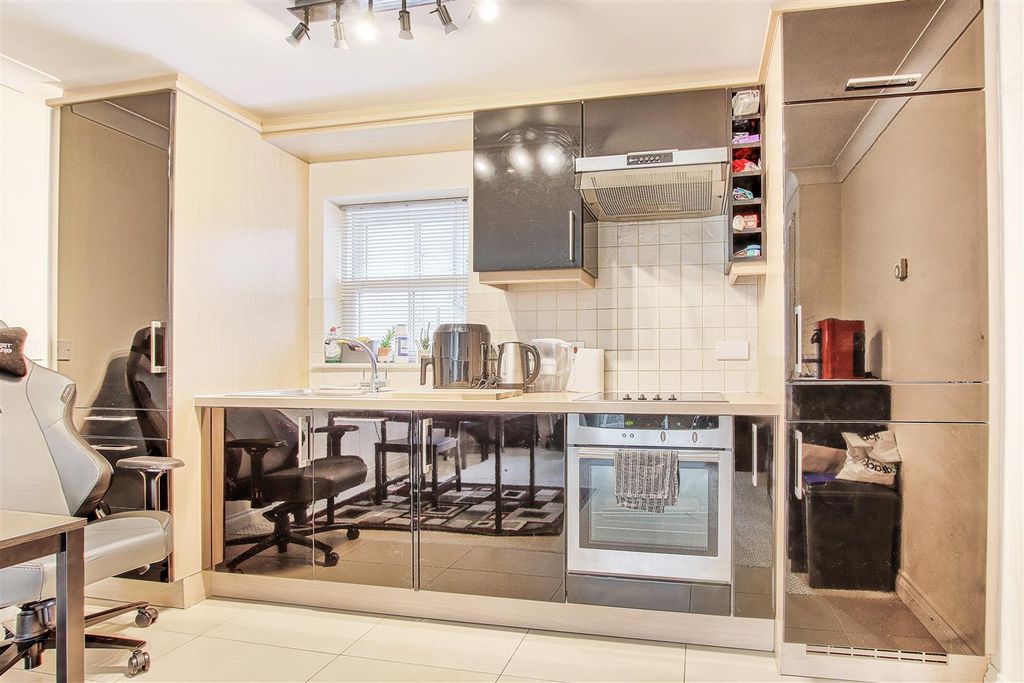 Property photo 3 of 5 O-Dj8Rljj0O338Qtuaxcyg.Jpg