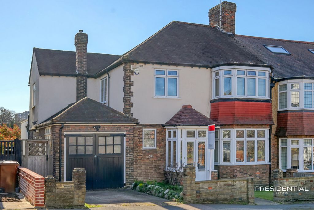 Property photo 1 of 36