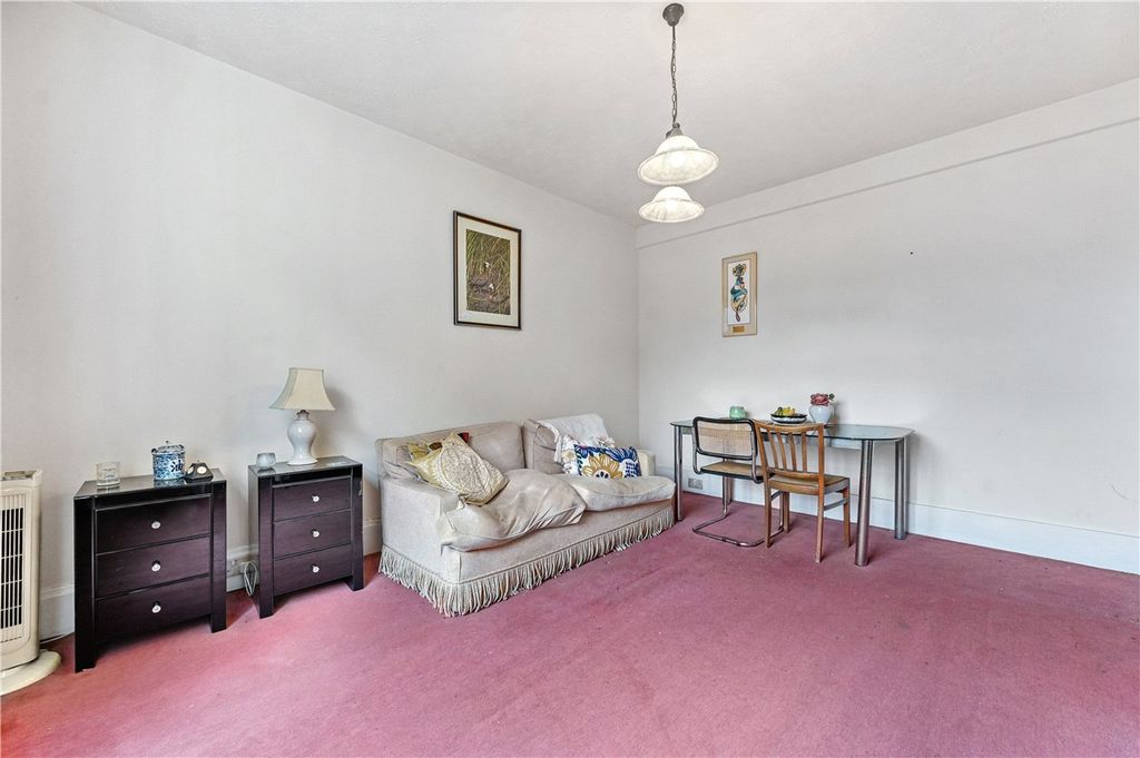 Property photo 2 of 9 Reception