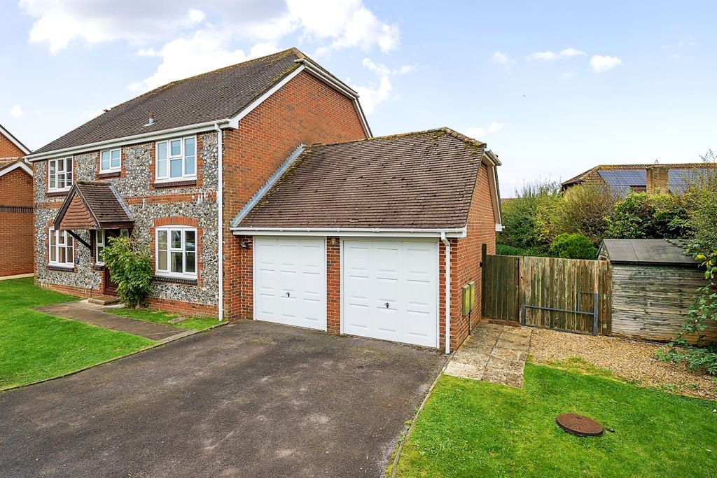 Property photo 1 of 12