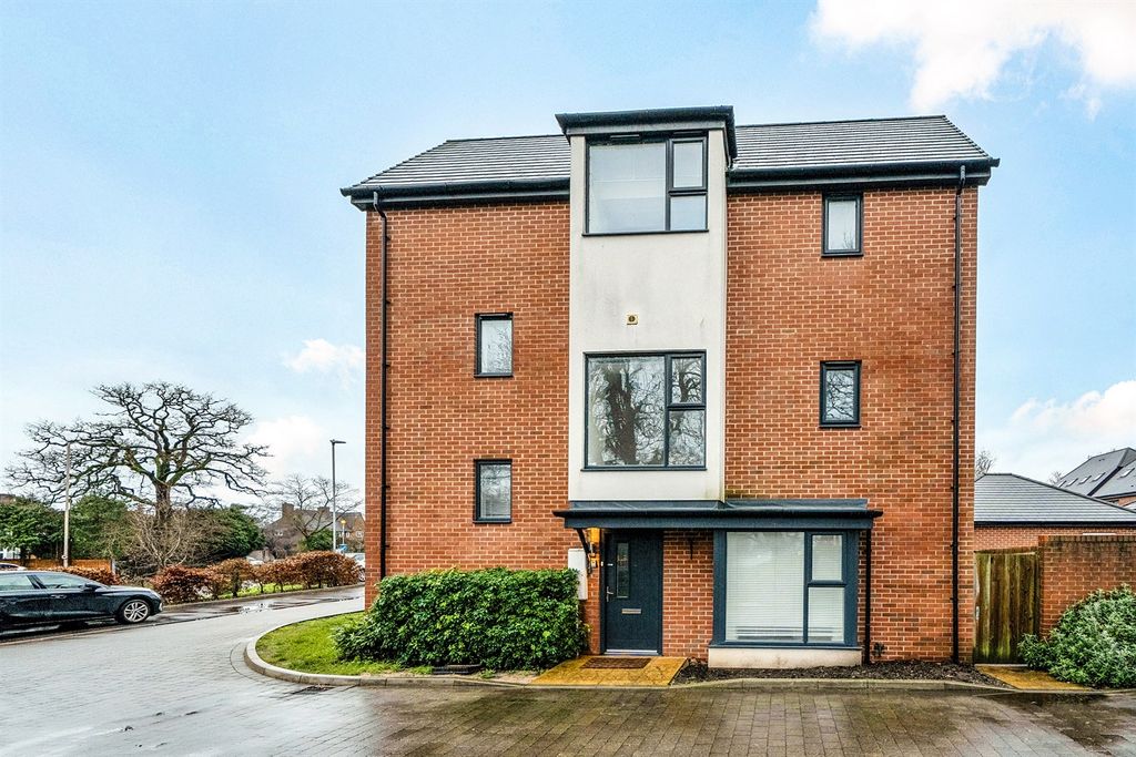 Property photo 1 of 13 (Main)