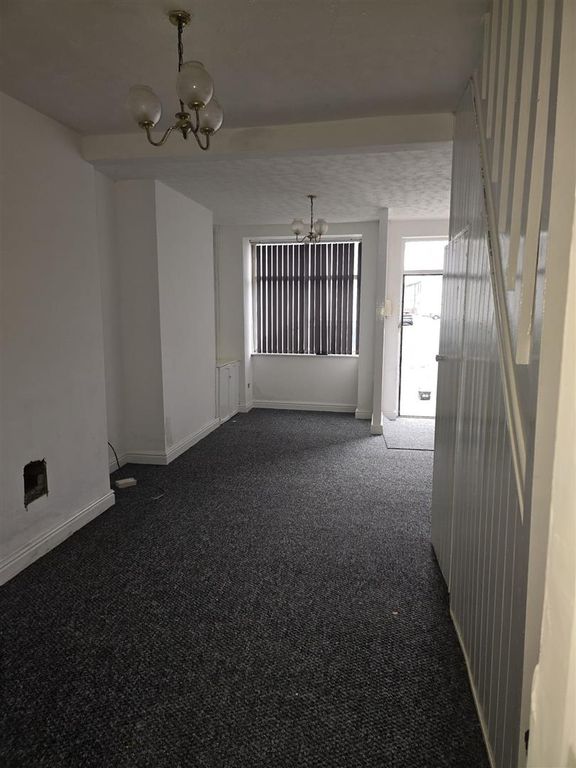 Property photo 2 of 10 1000182956.Jpg