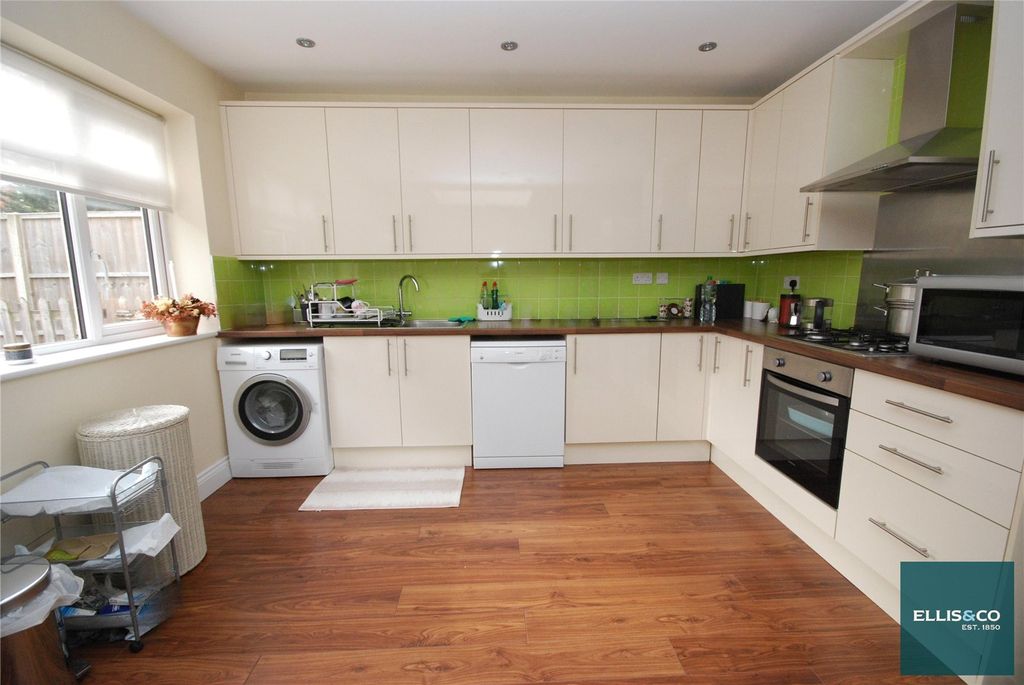 Property photo 2 of 10 Picture No. 08