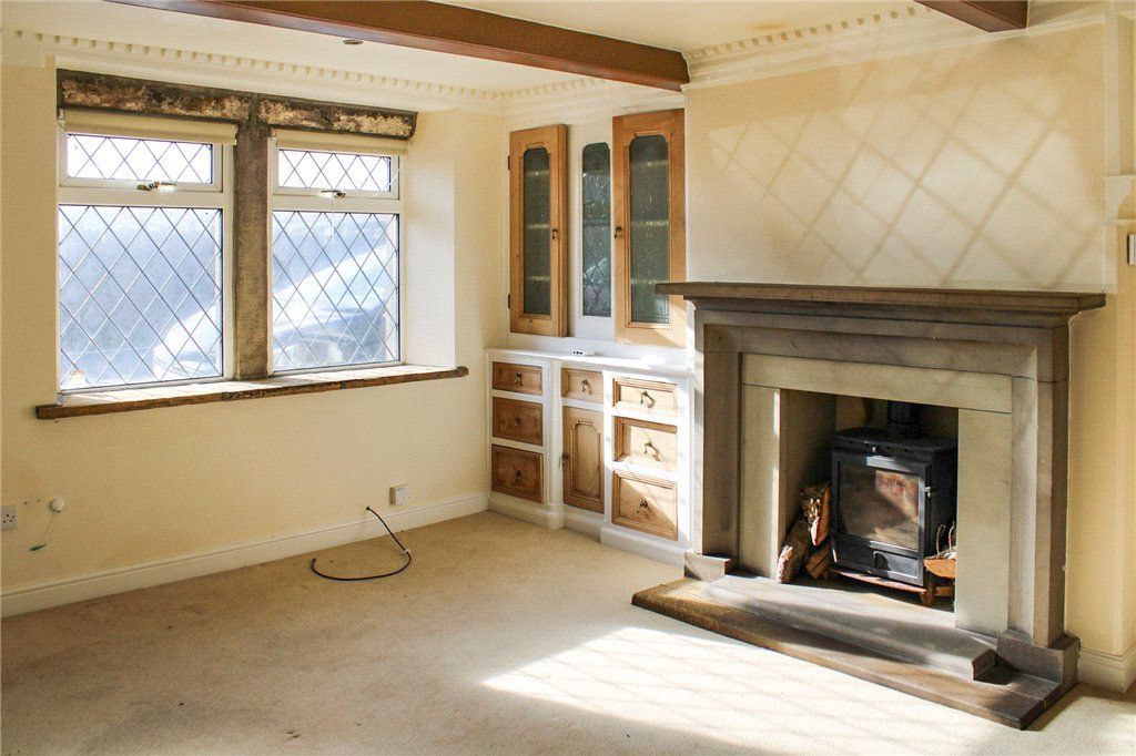 Property photo 2 of 10 Living Room