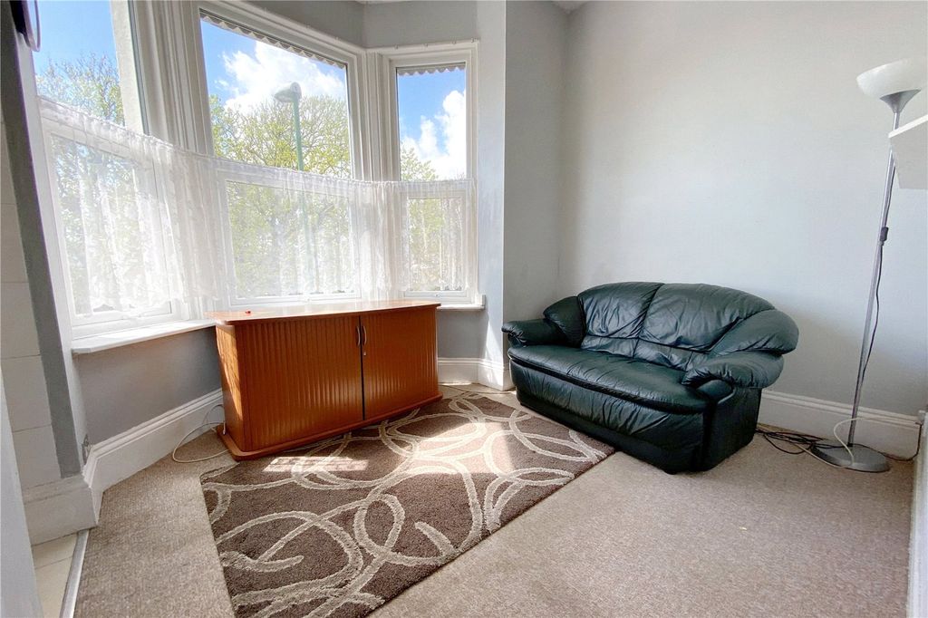 Property photo 2 of 8 Picture No. 05