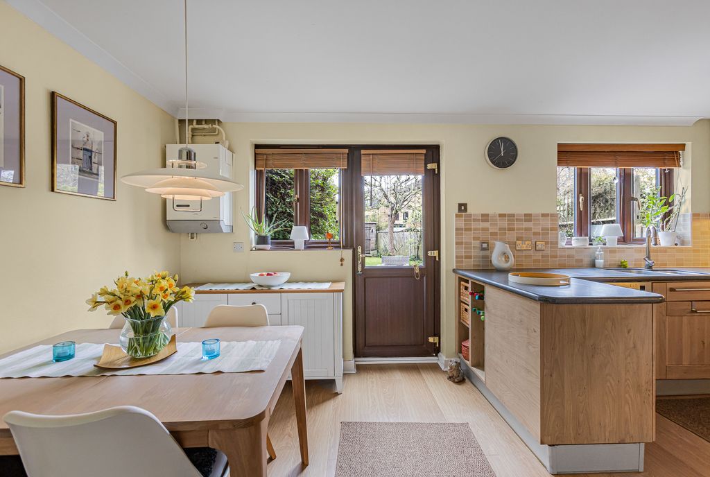 Property photo 3 of 30 Kitchen Diner