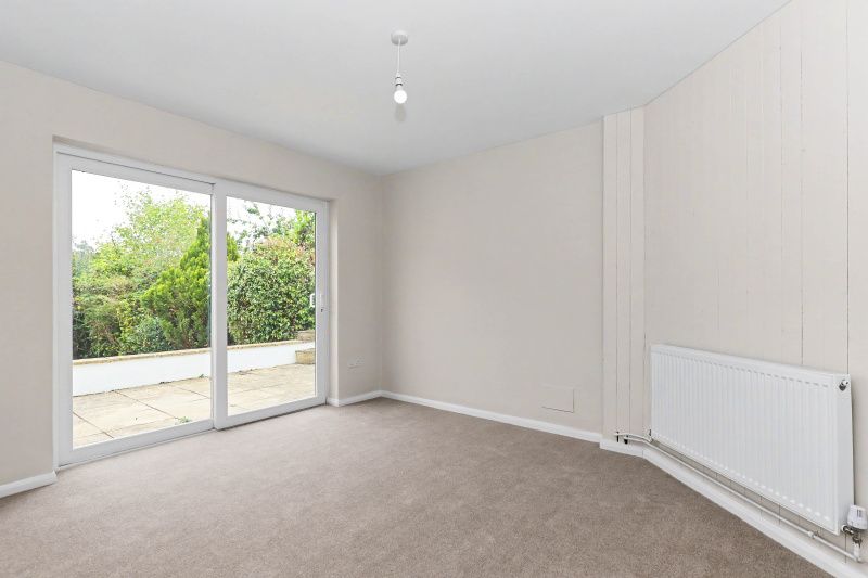 Property photo 3 of 17 Dining Room