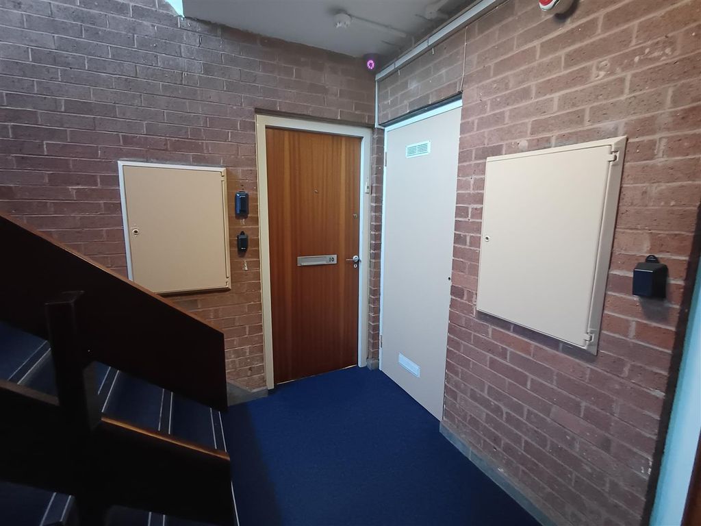 Property photo 3 of 12 Entrance