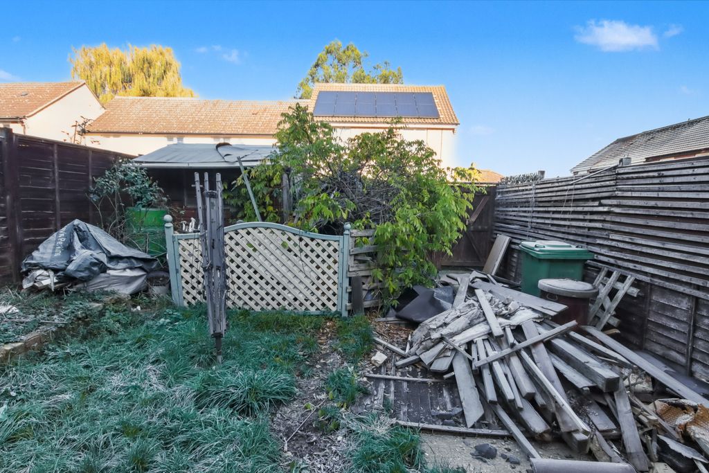 Property photo 2 of 4 25 Darrington Close, Eaton Socon, St. Neots, Cambridgeshire Pe19 8Bg