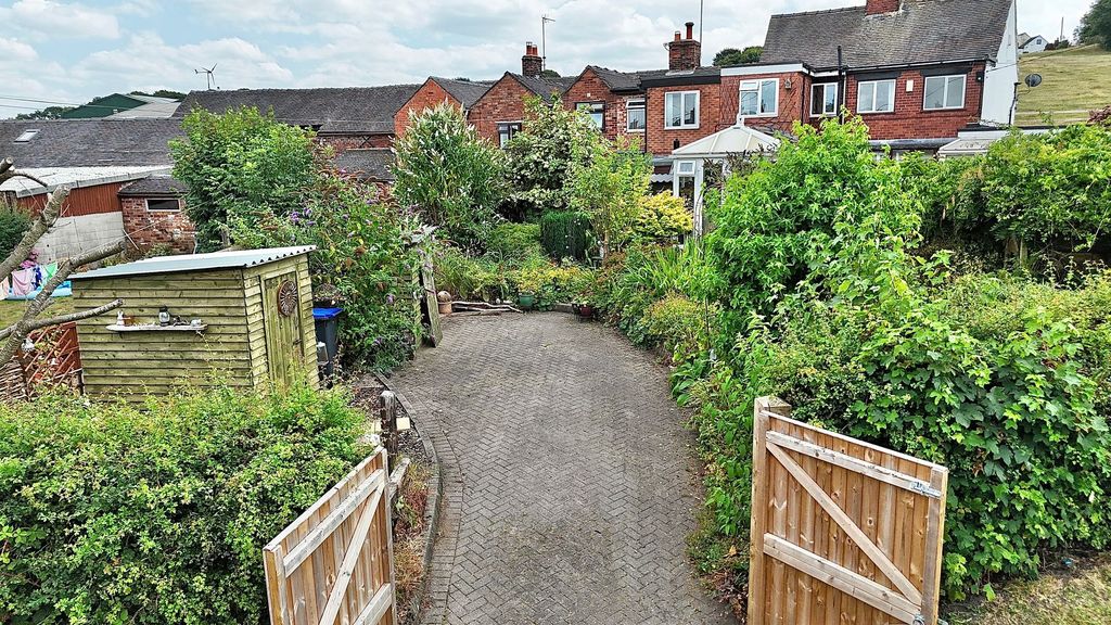 Property photo 2 of 32