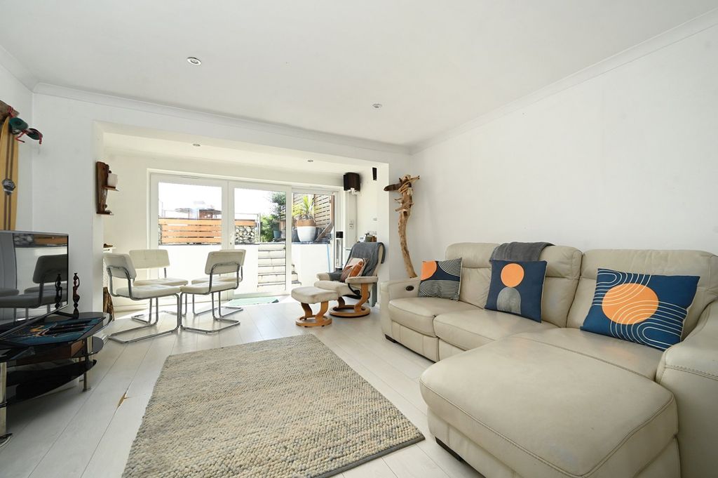 Property photo 3 of 29 Picture No. 05