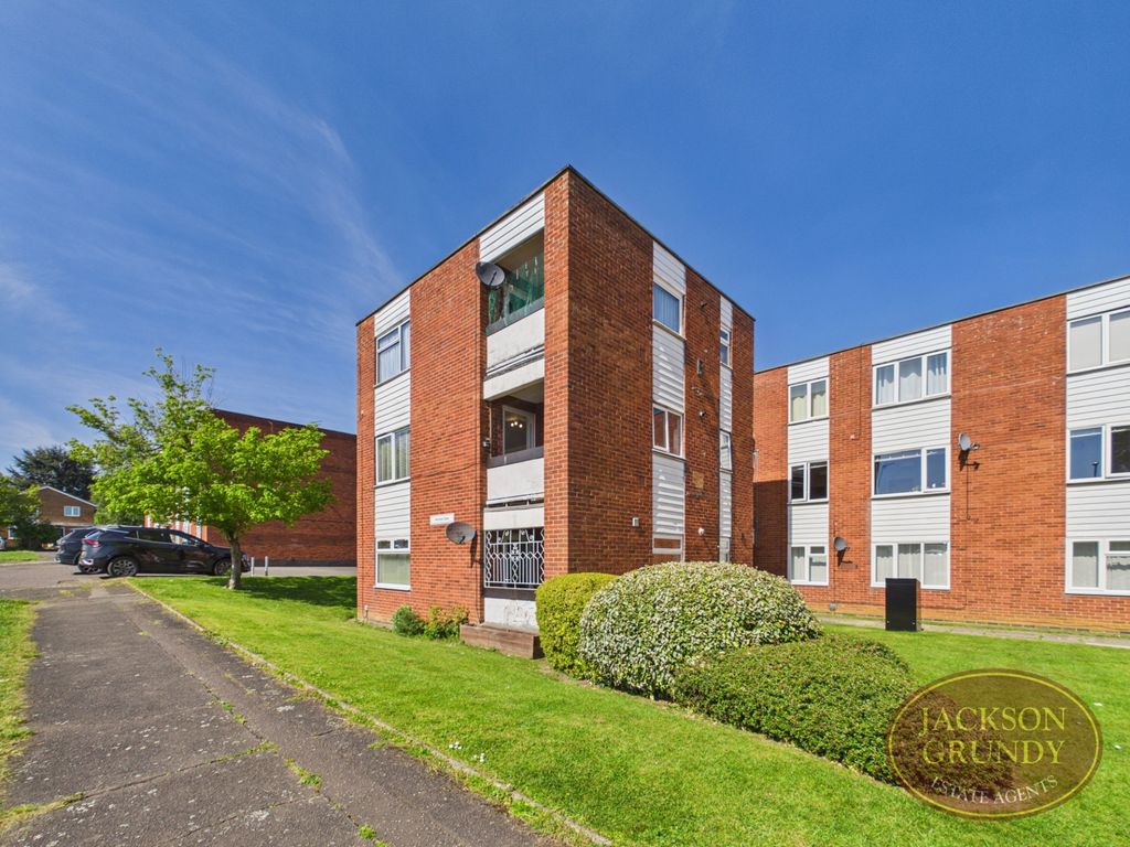 Property photo 1 of 9 Porlock Close